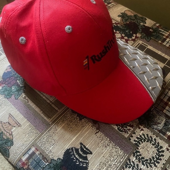 CAPS MEN’S RED CAP AS SHOWN WORN ONCE👕 - Picture 2 of 5